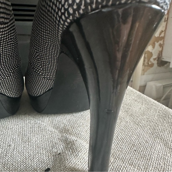 Calvin Klein Kendall Black Platform pumps Heels size 7 - Picture 11 of 12